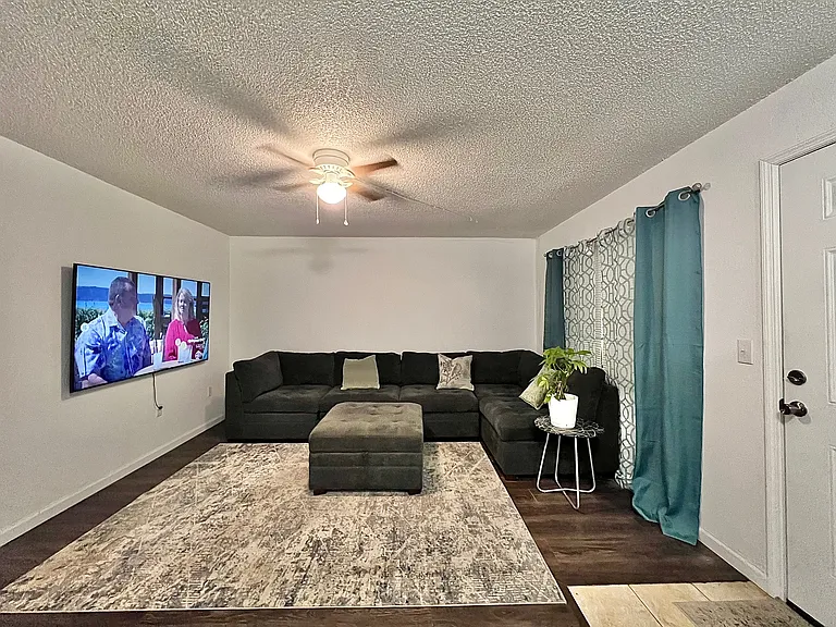 4609 E Whiteway Dr #2 — Photo 3