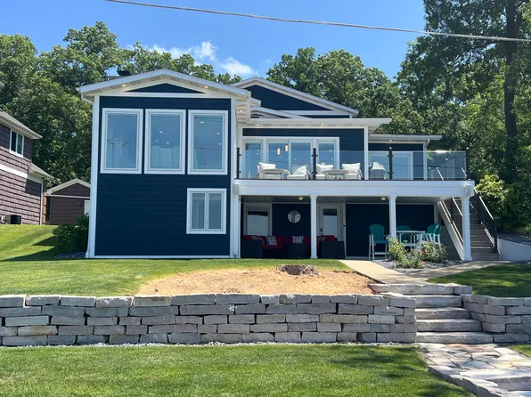 940 E Eagle Lake Dr, Kalamazoo, MI 49009