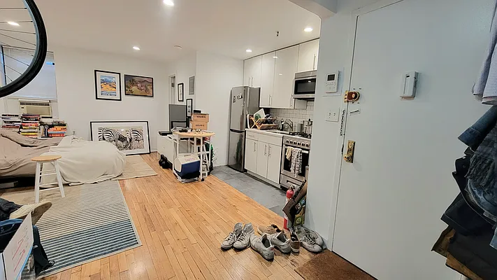 Rented by New York Dwellings LLC | media 7