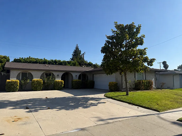 1434 Lowery St — Photo 6