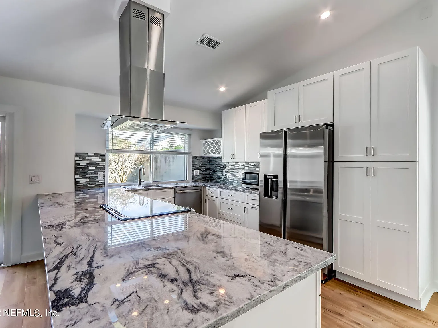 3 bed, 2.0 bath, 1520 sqft, $4,500 — Photo 3