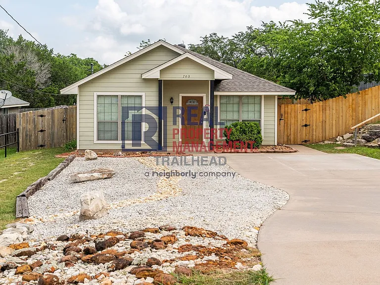 703 Bryan St — Photo 1