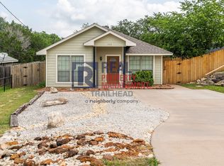 703 Bryan St, Glen Rose, TX 76043