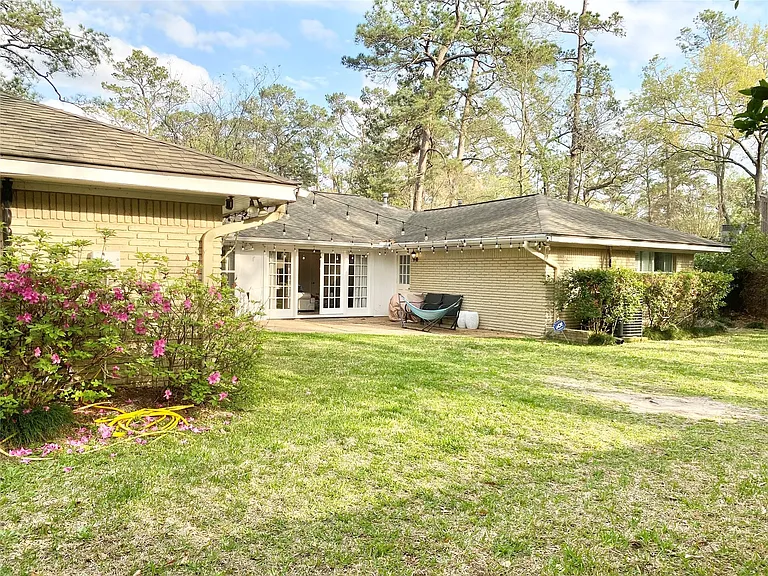 729 Camelot Ln — Photo 24