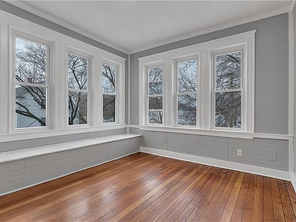 4th image of 420 Rathbun St #10