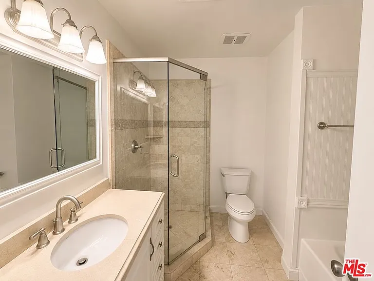 5870 Green Valley Cir #129 — Photo 19
