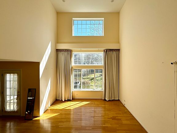 3rd image of 2035 Avalon Ct #K