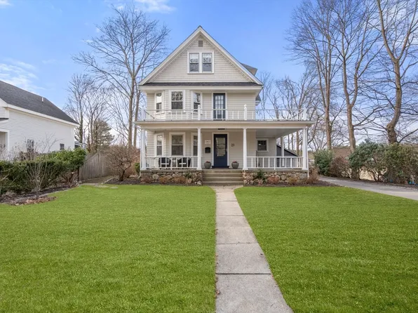23 Howe St, Wellesley, MA 02482