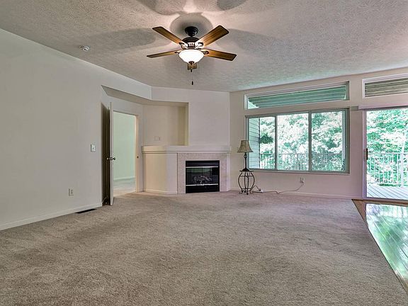 5th image of 5830 Stonebridge Cir