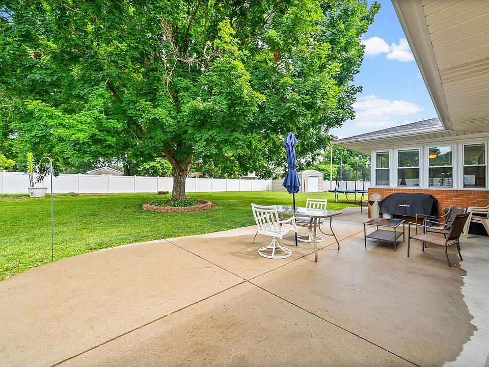 1st image of 3424 Leland Cir