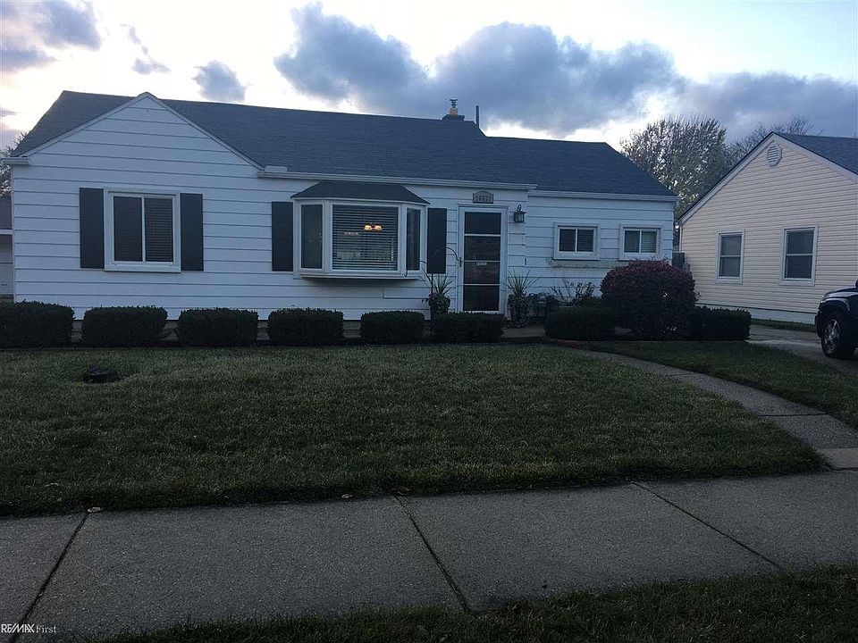 1st image of 26521 Clancy St