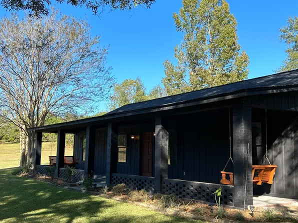 30 McKenzie Dr, Ellisville, MS 39437