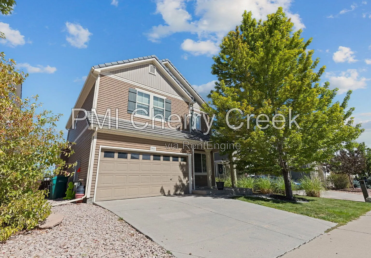4 bed, 2.5 bath, 2331 sqft, $3,250 — Photo 2