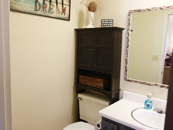 4th image of 2207 Porter St SW APT 205