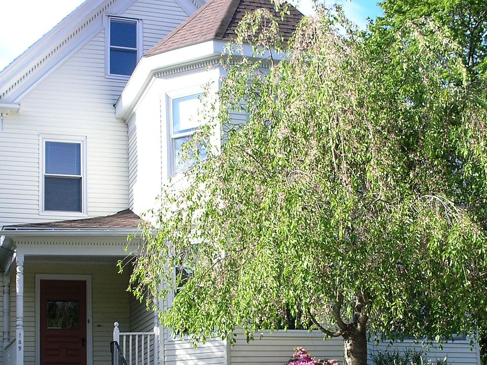Front of house on Longfellow