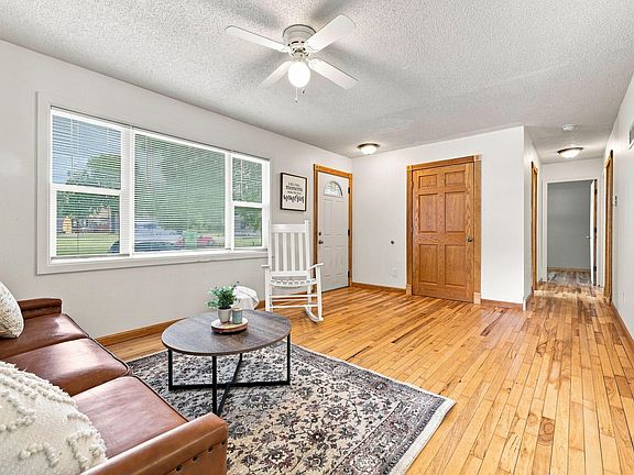 2nd image of 309 Colorado Cir