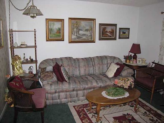 2nd image of 618 Travis Cir
