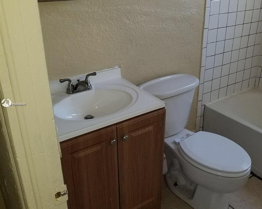 2nd image of 908 SW Avenue D Unit 2