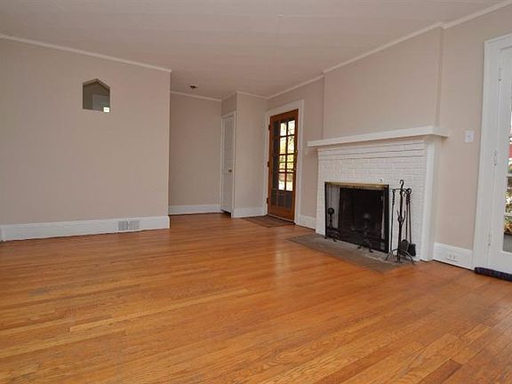 5th image of 219 Crest Ave
