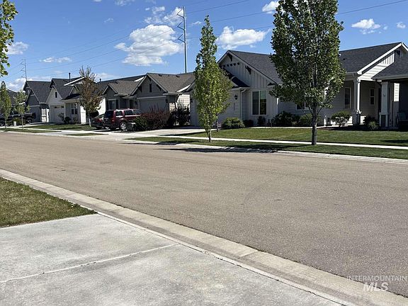 2nd image of 5773 W Riva Capri St