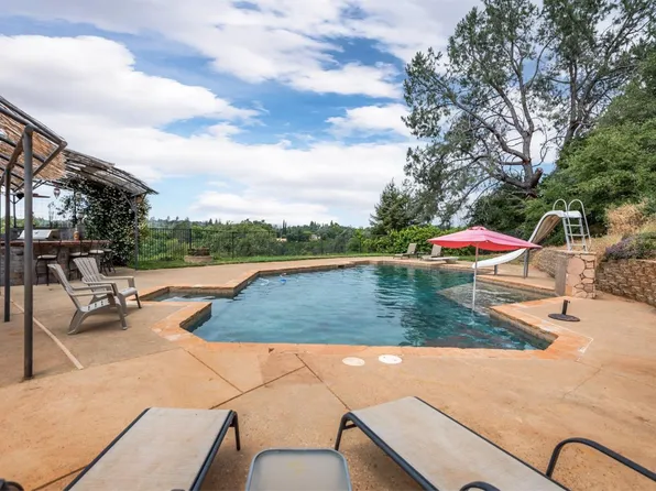 2310 Harris Ln, Auburn, CA 95603