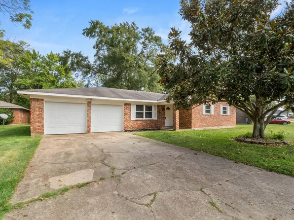802 Meadowbrook Dr, Deridder, LA 70634