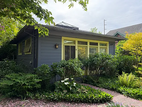 110 S Curry St #B Photo 1