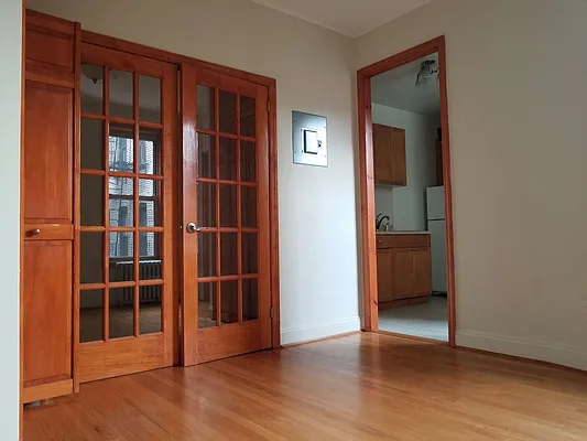 Rented by NYLA Realty | media 9