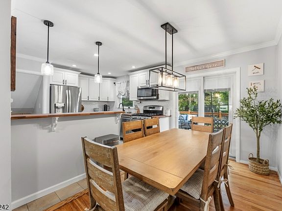 5th image of 841 Colonial Arms Rd