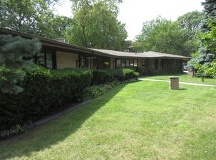 320 Fairbank Rd, Riverside, IL 60546