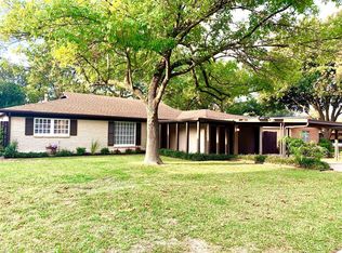 425 Bedford Ct W, Hurst, TX 76053