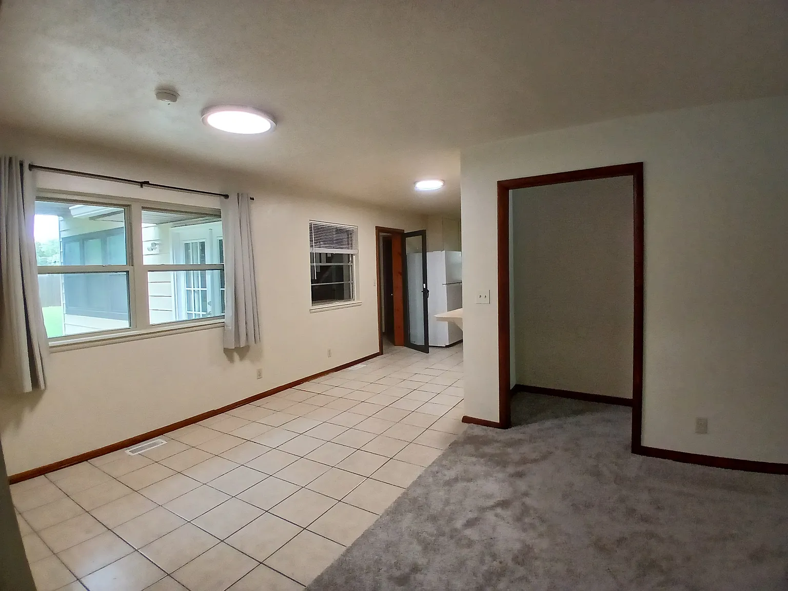 4 bed, 2700 sqft, $2,400 — Photo 4