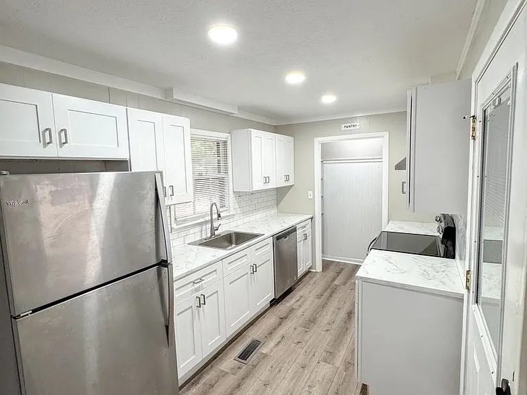 926 Carson Ln SW — Photo 5