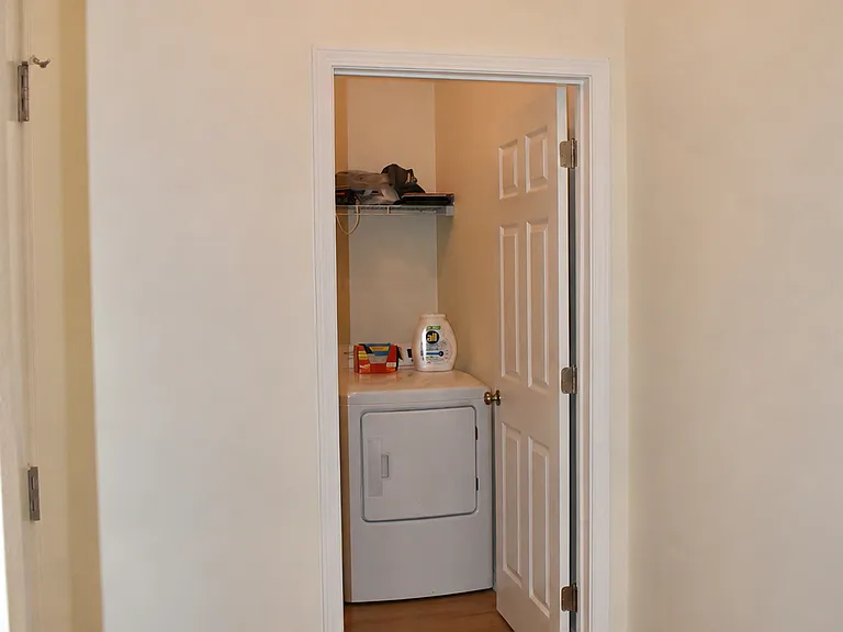 1359 E Chestnut Ave — Photo 16