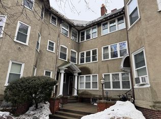 41 Hawthorn St APT 33, Cambridge, MA 02138