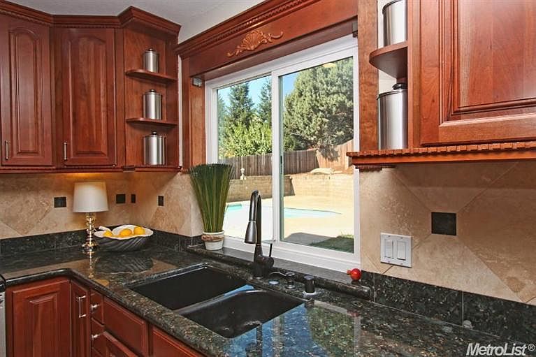 1st image of 160 Berry Creek Dr
