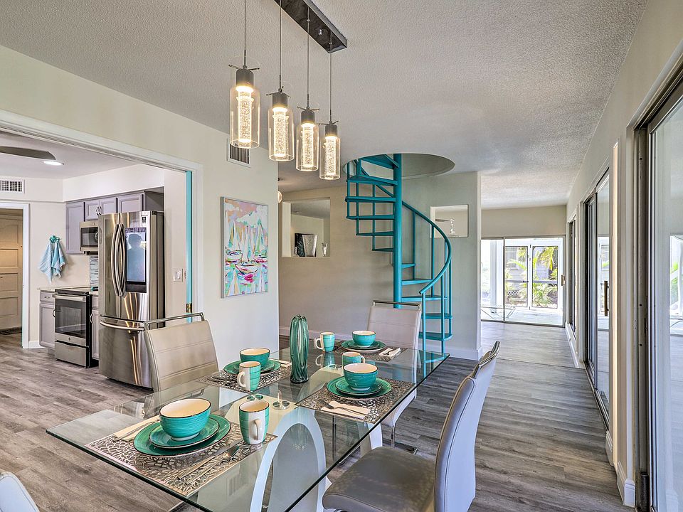 Indian Rock Beach Vacation Rental | 2BR | 2BA | 1,871 Sq Ft | Stairs Required
