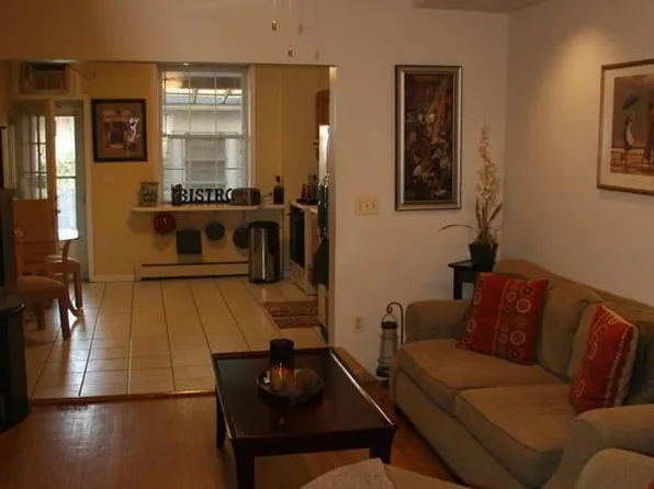 933 S Clinton St, Baltimore, MD 21224