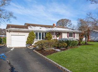 13 Richlee St, Blue Point, NY 11715