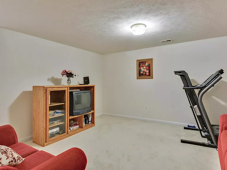 21768 Tottenham Hale Ct — Photo 12