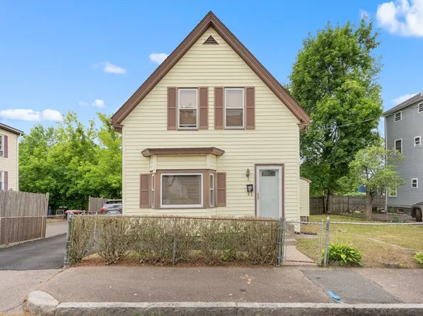 35 Huntington St, Brockton, MA 02301