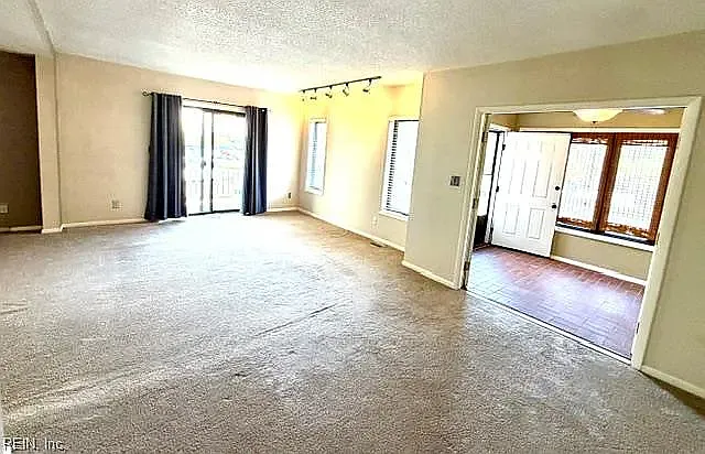 2 bed, 1483 sqft, $1,950 — Photo 4