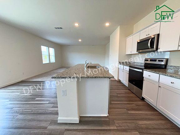 5th image of 5600 Dublin Ln