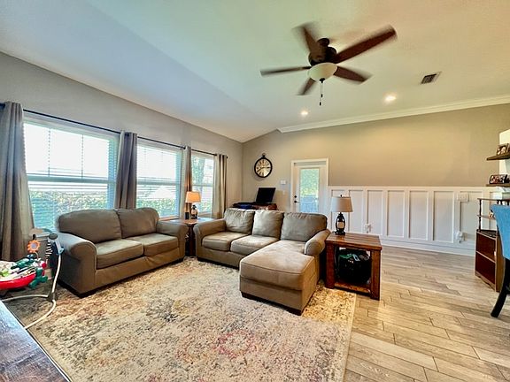 5th image of 509 Grandridge Dr