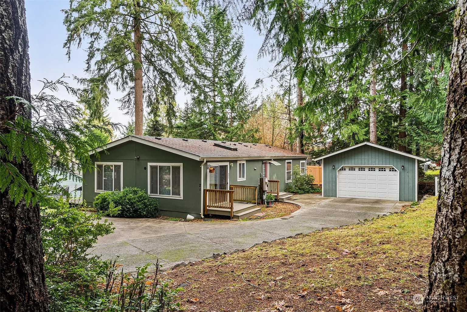 21 SE Lupine Court photo 1