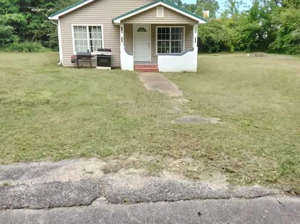 107 2nd Ave, Eutaw, AL 35462