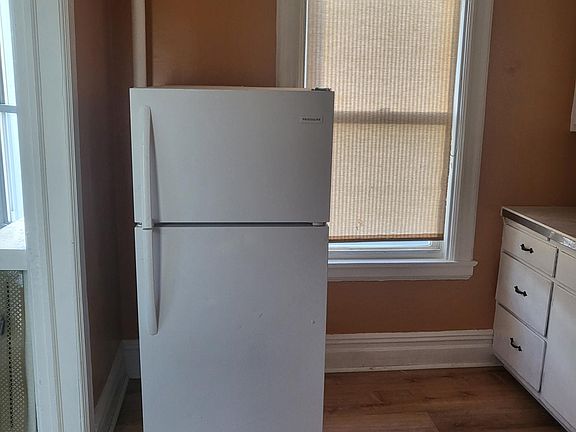 2nd image of 447 S 2nd Ave Floor 2