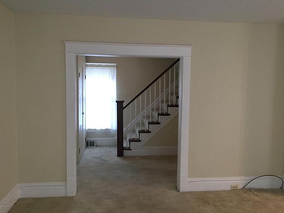 5th image of 2503 Wyoming Ave SW