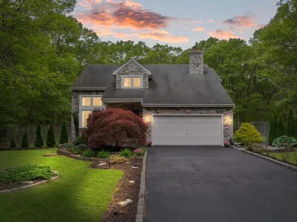 150 Hammond Lane, Centereach, NY 11720