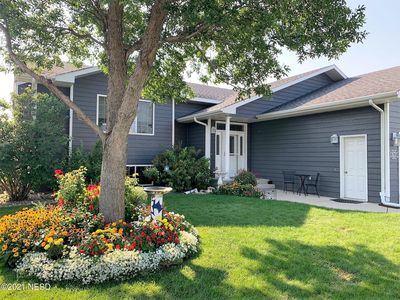 1007 Cherry Dr NE, Watertown, SD, 57201